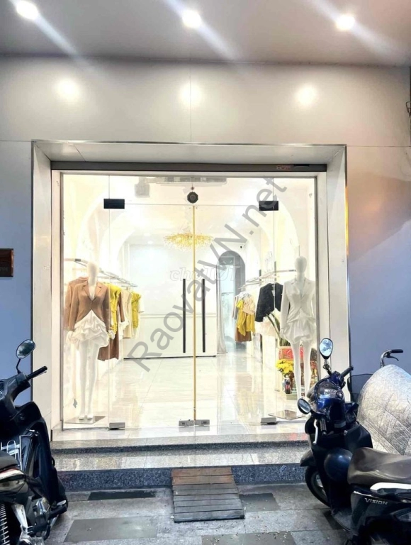 Sang Nhượng Shop Thời Trang Nữ Mặt Tiền Đẹp. Đường Lớn Trương Định, Phường Bến Thành, Quận 1, Tp Hồ Chí Minh