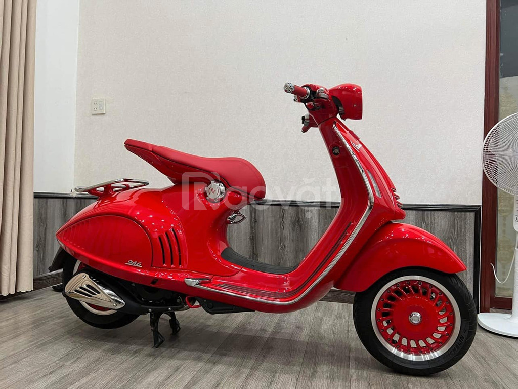 Bán Vespa 946 phiên bản Red Product Edition Nhập Ý 100% chưa qua sử dụng