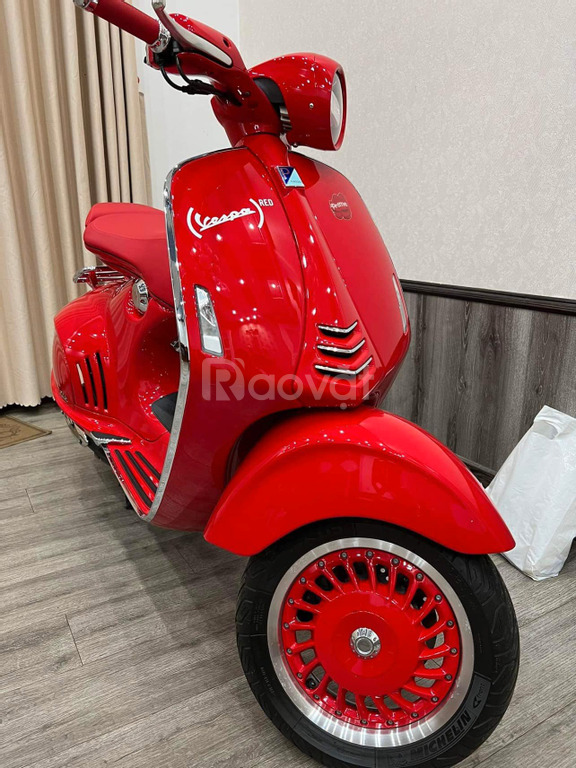 Bán Vespa 946 phiên bản Red Product Edition Nhập Ý 100% chưa qua sử dụng