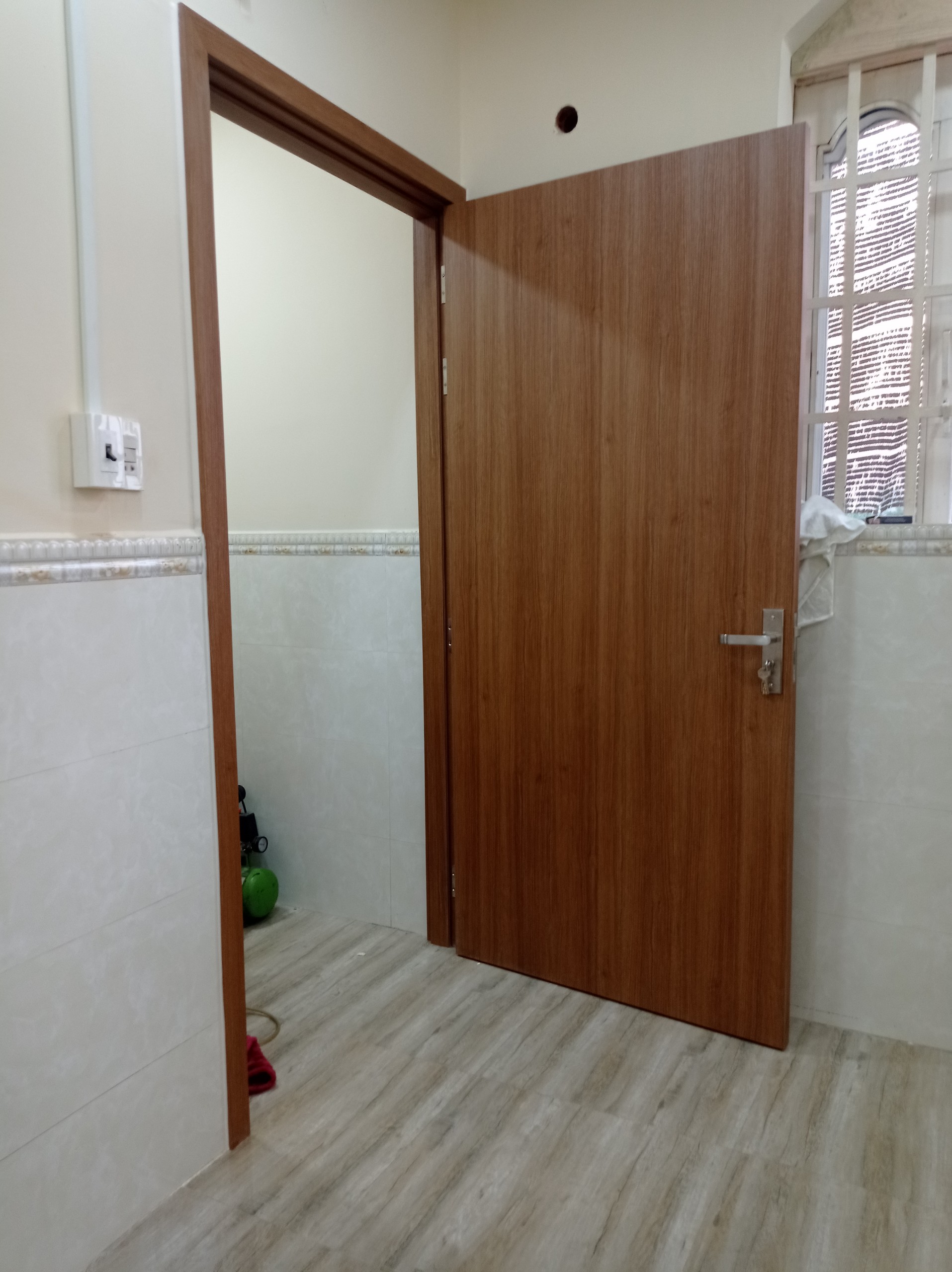 Cửa nhựa ABS Hàn Quốc KOS | tại Bến Tre