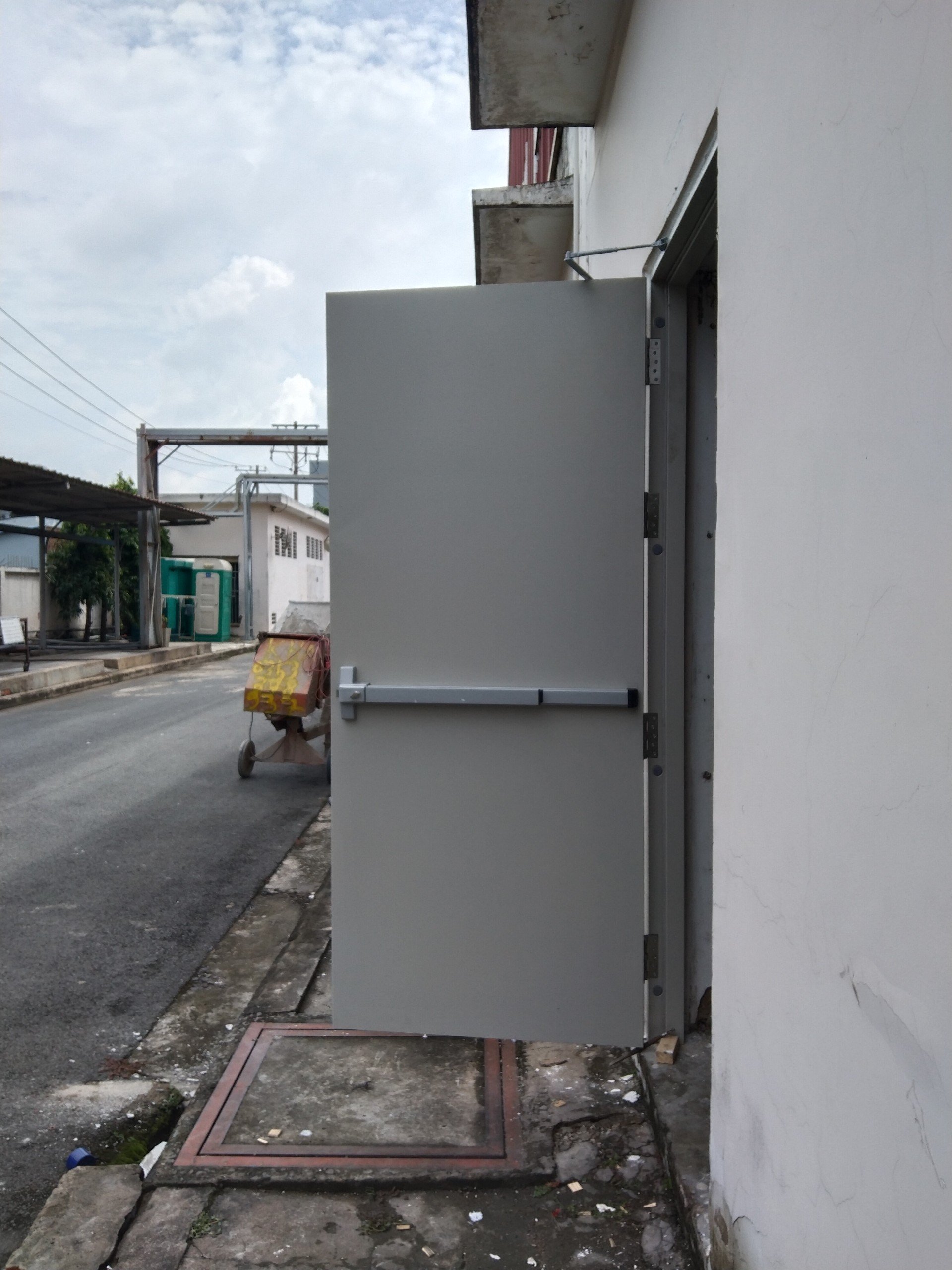 Báo giá cửa gỗ công nghiệp HDF sơn tại Suối Tre